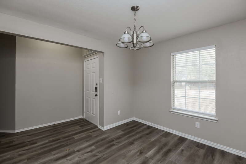 2,200/Mo, 917 Hiawatha Ln Saginaw, TX 76131 Dining Room View 2