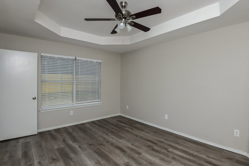 2,200/Mo, 917 Hiawatha Ln Saginaw, TX 76131 Main Bedroom View