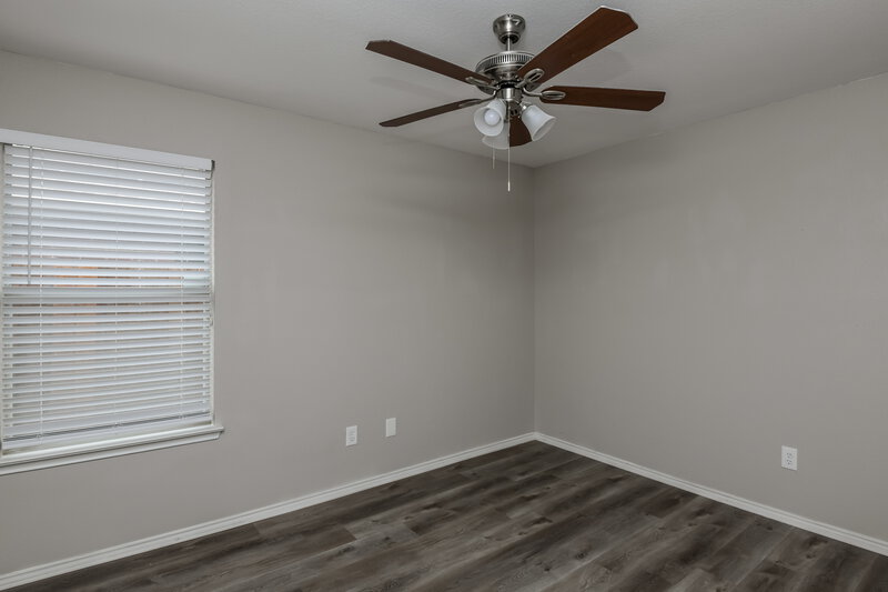 2,200/Mo, 917 Hiawatha Ln Saginaw, TX 76131 Bedroom View 2