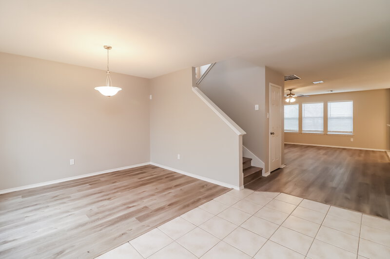 2,270/Mo, 4917 Sleepy Ridge Cir Fort Worth, TX 76133 Living Room View