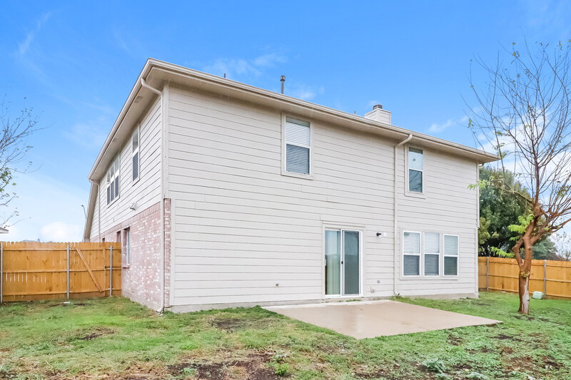 2,270/Mo, 4917 Sleepy Ridge Cir Fort Worth, TX 76133 Rear View
