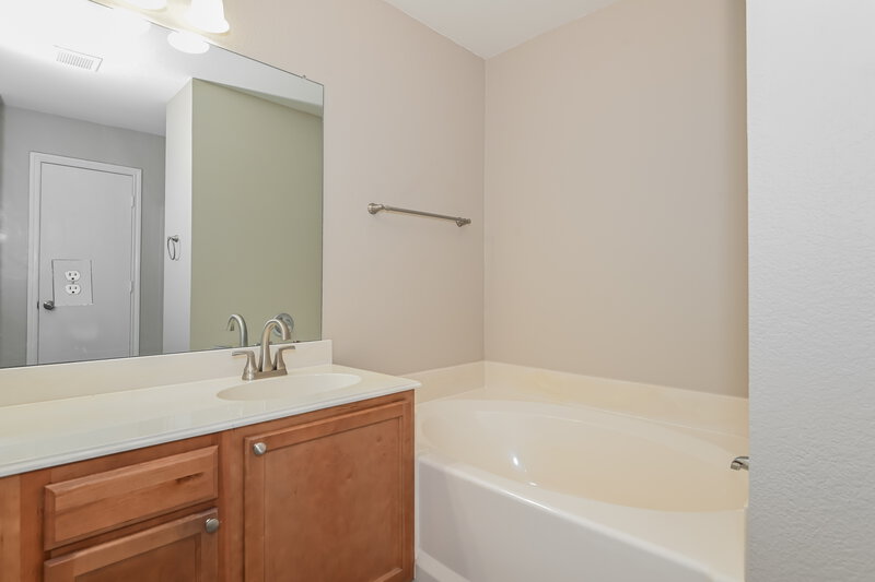 2,460/Mo, 313 Stephanie St Wylie, TX 75098 Main Bathroom View