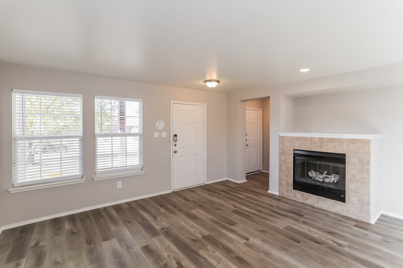 3,390/Mo, 628 Rock Brook Dr Forney, TX 75126 Living Room View