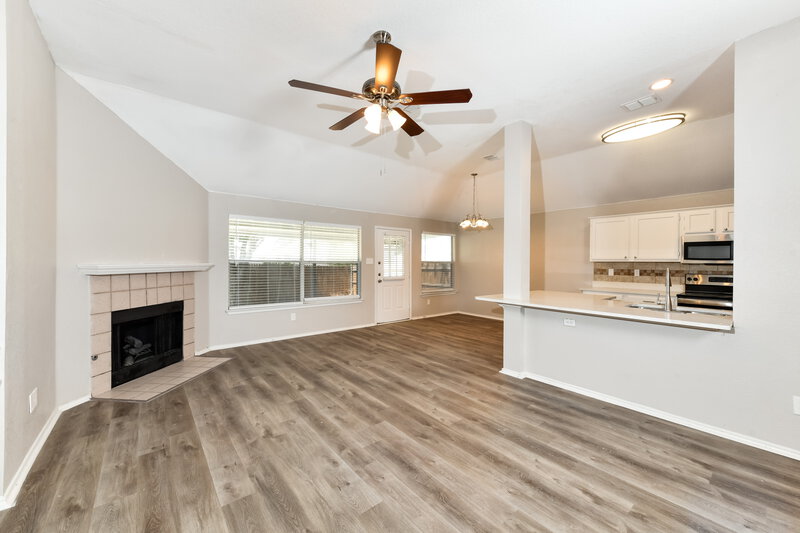 2,310/Mo, 828 Atchison Dr Saginaw, TX 76131 Living Room View