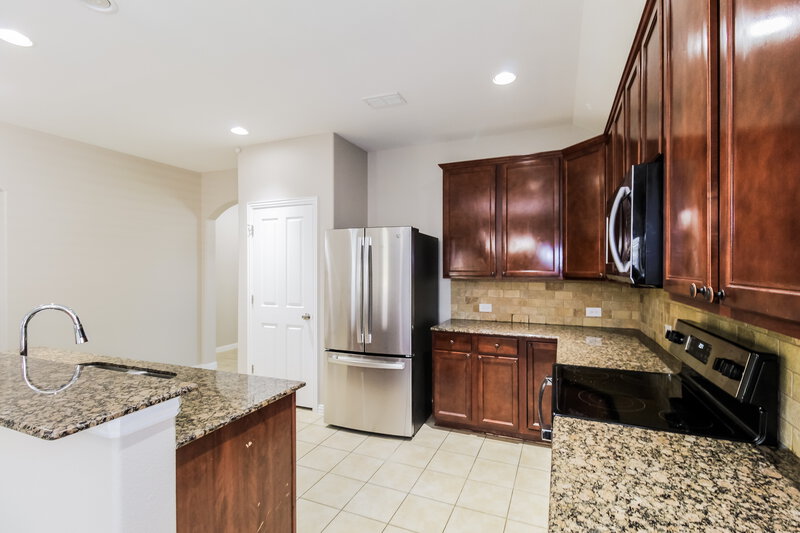 2,530/Mo, 1009 Villa Paloma Blvd Little Elm, TX 75068 Kitchen View 2