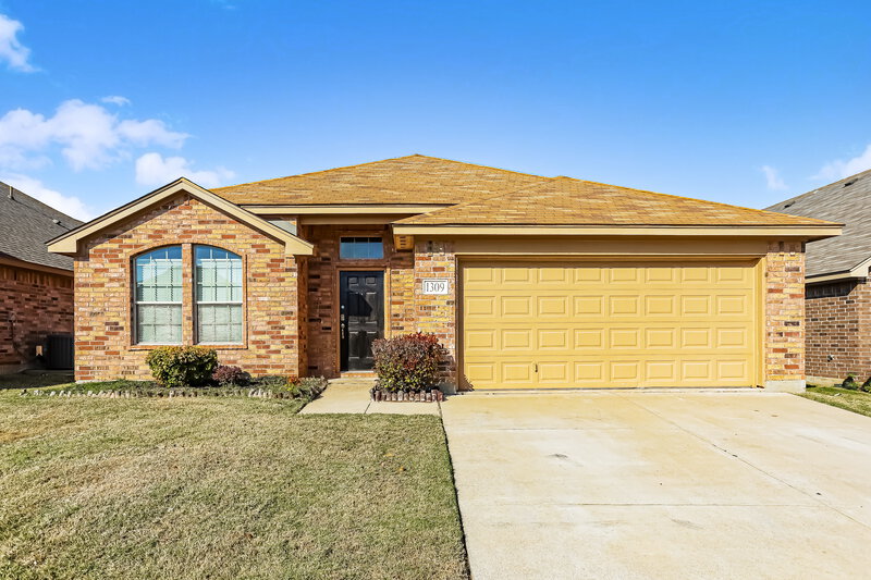 2,290/Mo, 1309 Doe Meadow Dr Burleson, TX 76028 External View