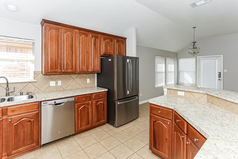 2,290/Mo, 1309 Doe Meadow Dr Burleson, TX 76028 Kitchen View