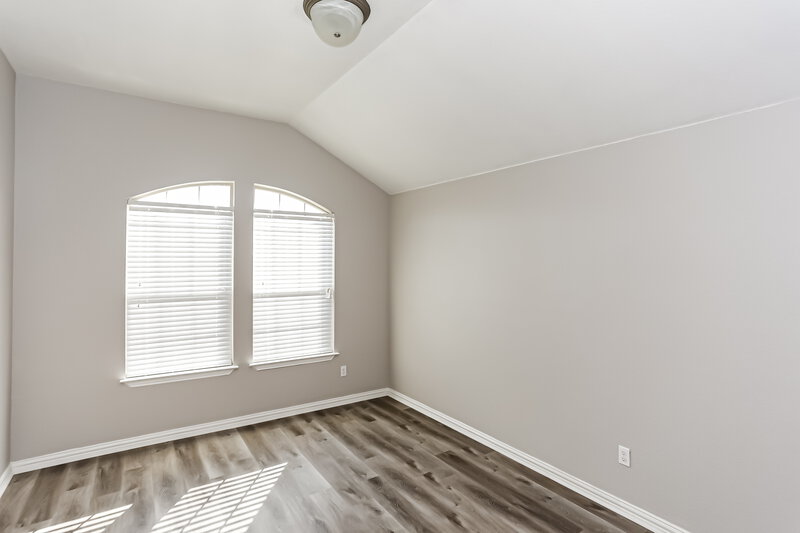 2,290/Mo, 1309 Doe Meadow Dr Burleson, TX 76028 Office View