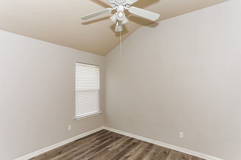 2,290/Mo, 1309 Doe Meadow Dr Burleson, TX 76028 Bedroom View 3