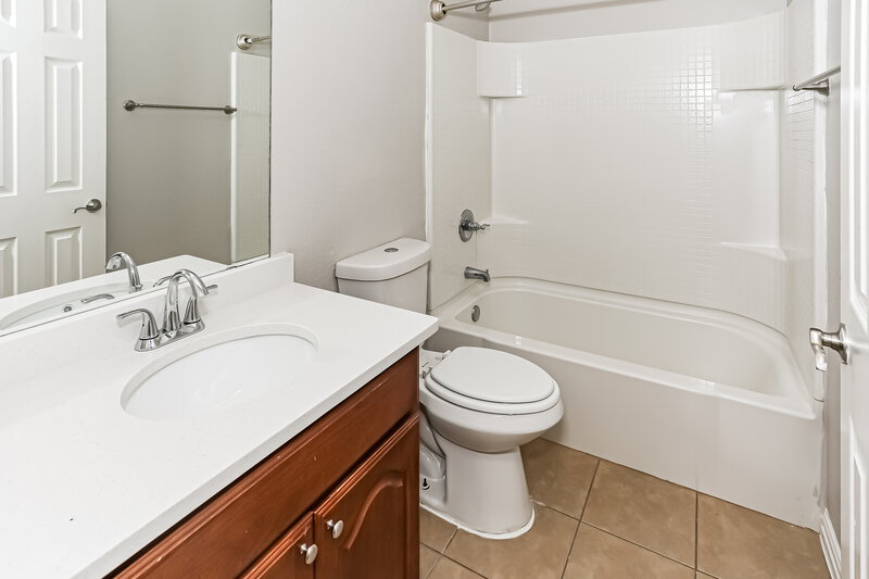 2,290/Mo, 1309 Doe Meadow Dr Burleson, TX 76028 Bathroom View