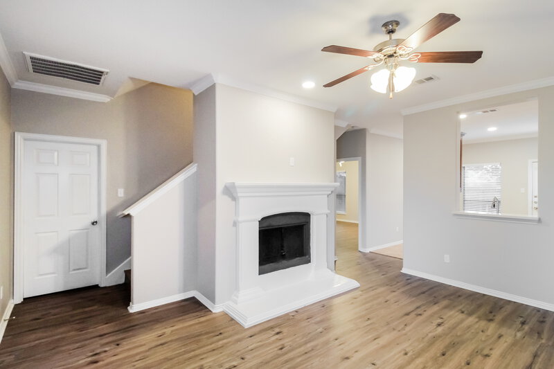 2,120/Mo, 12112 Walden Wood Dr Fort Worth, TX 76244 Living Room View