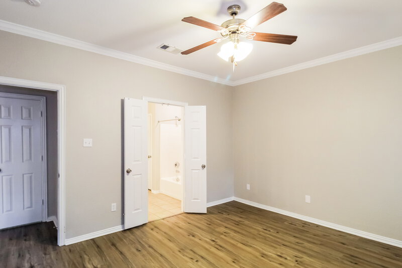 2,120/Mo, 12112 Walden Wood Dr Fort Worth, TX 76244 Main Bedroom View 2