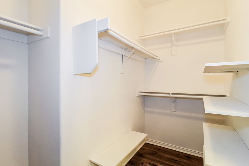 2,120/Mo, 12112 Walden Wood Dr Fort Worth, TX 76244 Walk In Closet View