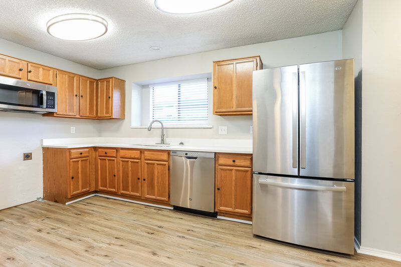 2,620/Mo, 2405 McKensie Ln Grand Prairie, TX 75052 Kitchen View 2