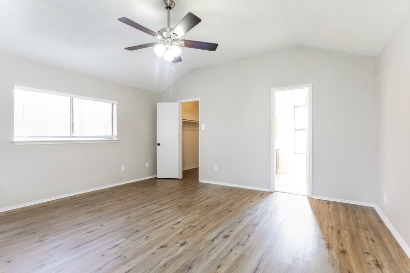 2,620/Mo, 2405 McKensie Ln Grand Prairie, TX 75052 Main Bedroom View