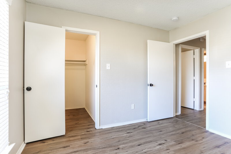 2,620/Mo, 2405 McKensie Ln Grand Prairie, TX 75052 Bedroom View