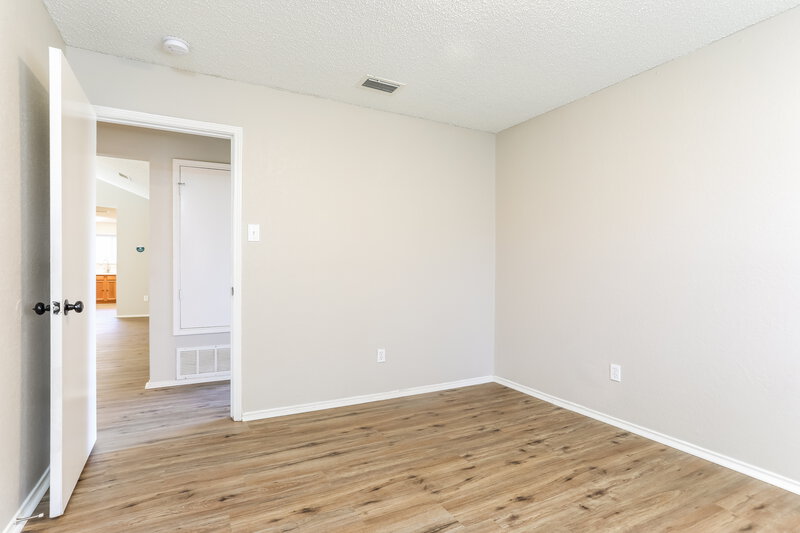 2,620/Mo, 2405 McKensie Ln Grand Prairie, TX 75052 Bedroom View 2