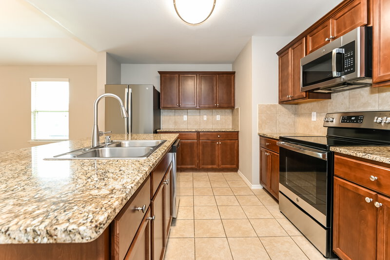 2,540/Mo, 2917 Balleywood Dr Seagoville, TX 75159 Kitchen View