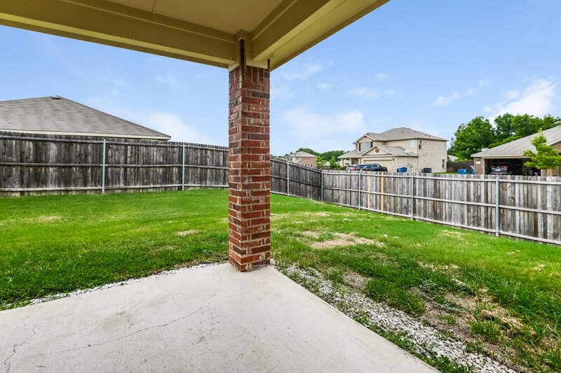2,540/Mo, 2917 Balleywood Dr Seagoville, TX 75159 Covered Patio View