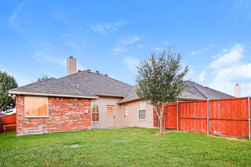 3,230/Mo, 1927 Corbett Dr Mesquite, TX 75149 Rear View