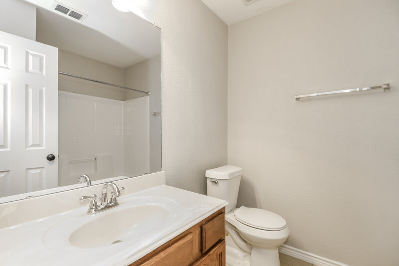 2,345/Mo, 3969 Vista Greens Dr Fort Worth, TX 76244 Bathroom View