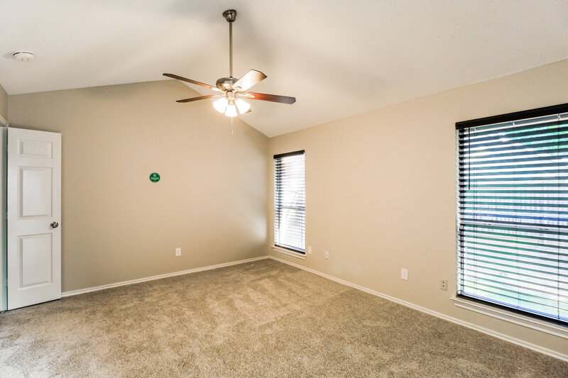 3,160/Mo, 4217 Glen Hollow Cir Arlington, TX 76016 Main Bedroom View 2