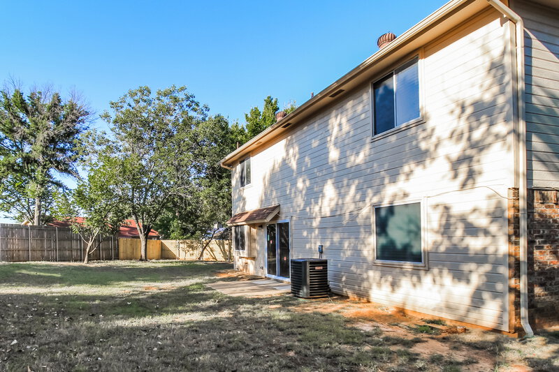3,160/Mo, 4217 Glen Hollow Cir Arlington, TX 76016 Rear View