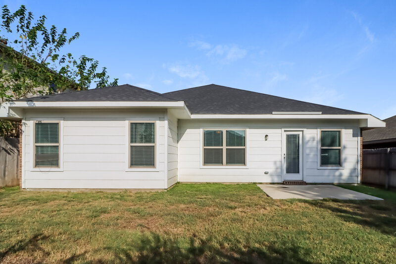 2,285/Mo, 9105 Saint Barts Rd Fort Worth, TX 76123 Rear View