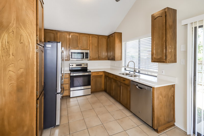 2,145/Mo, 10630 Tall Oak Dr Fort Worth, TX 76108 Kitchen View