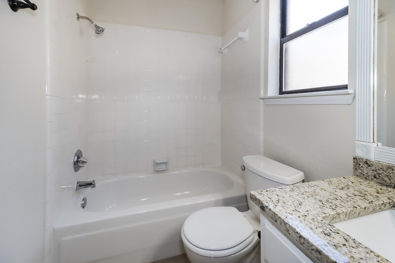 2,145/Mo, 10630 Tall Oak Dr Fort Worth, TX 76108 Bathroom View