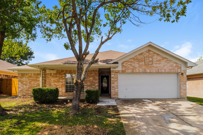 2,360/Mo, 6714 Smallwood Dr Arlington, TX 76001 External View