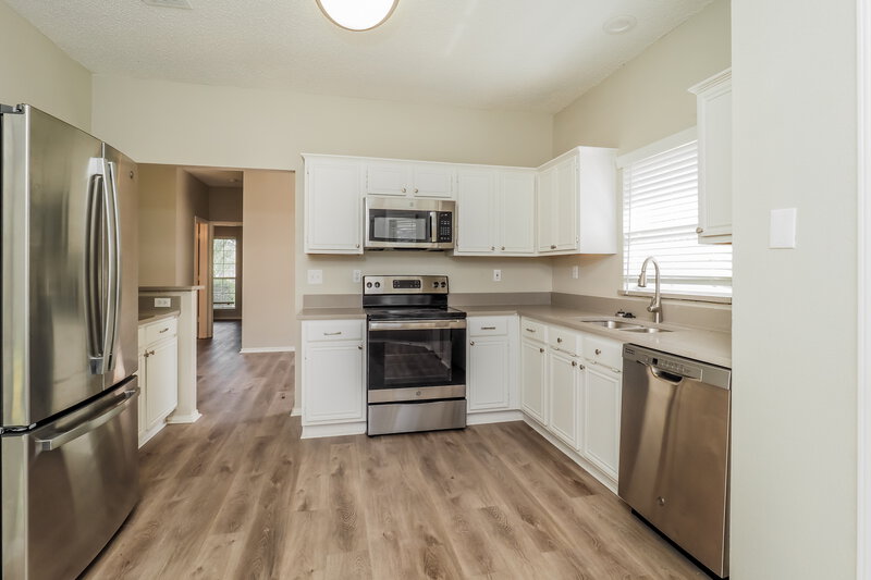 2,360/Mo, 6714 Smallwood Dr Arlington, TX 76001 Kitchen View