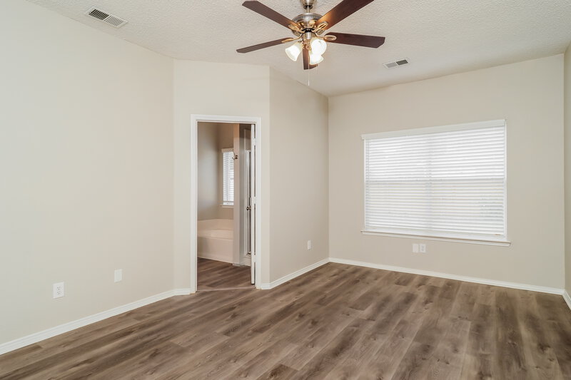 2,360/Mo, 6714 Smallwood Dr Arlington, TX 76001 Main Bedroom View