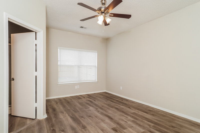 2,360/Mo, 6714 Smallwood Dr Arlington, TX 76001 Main Bedroom View 3