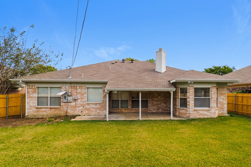 2,360/Mo, 6714 Smallwood Dr Arlington, TX 76001 Rear View