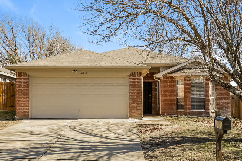 1,805/Mo, 2213 Whispering Wind St Fort Worth, TX 76108 External View