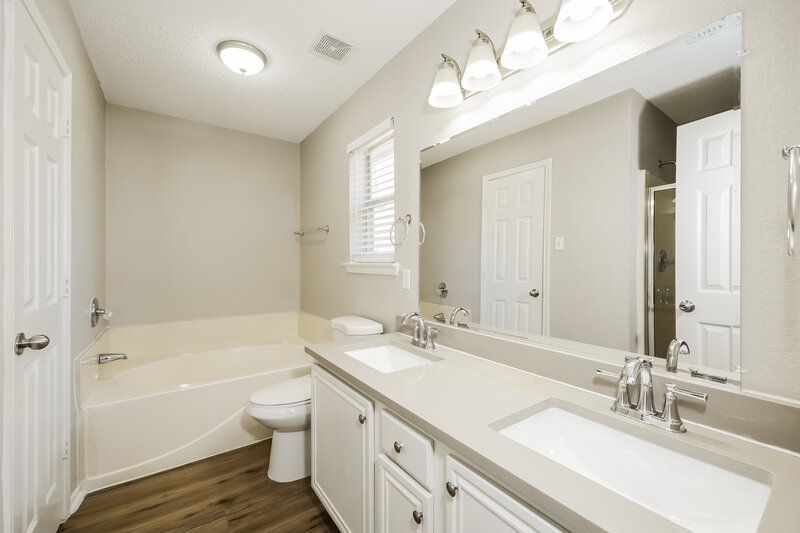 1,805/Mo, 2213 Whispering Wind St Fort Worth, TX 76108 Main Bathroom View