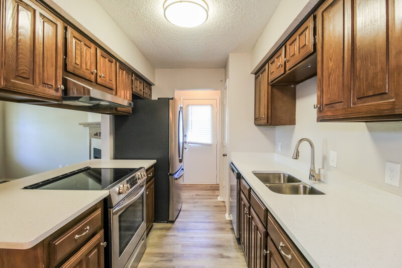 2,580/Mo, 5315 Rowcrop Dr Arlington, TX 76017 Kitchen View