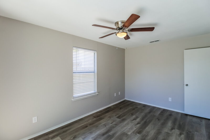 2,580/Mo, 5315 Rowcrop Dr Arlington, TX 76017 Main Bedroom View