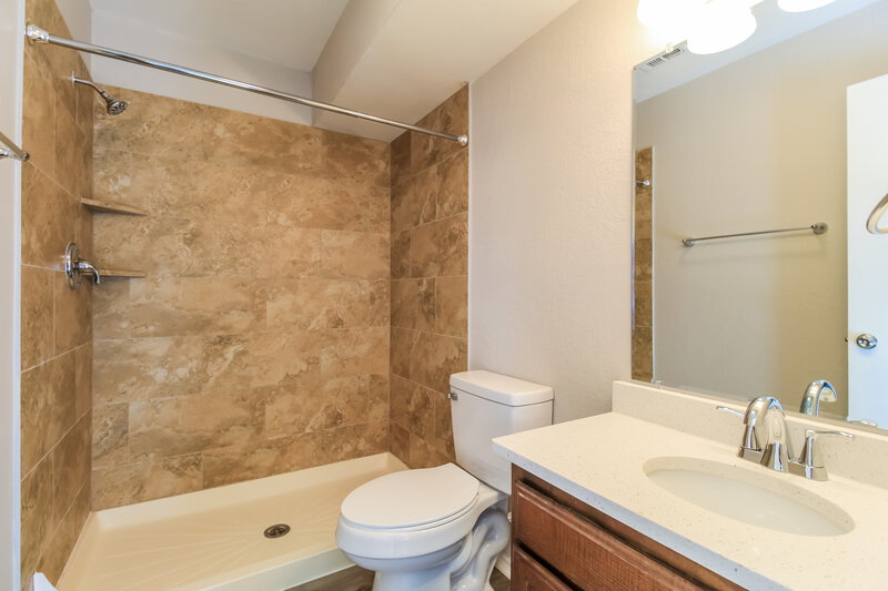 2,580/Mo, 5315 Rowcrop Dr Arlington, TX 76017 Main Bathroom View