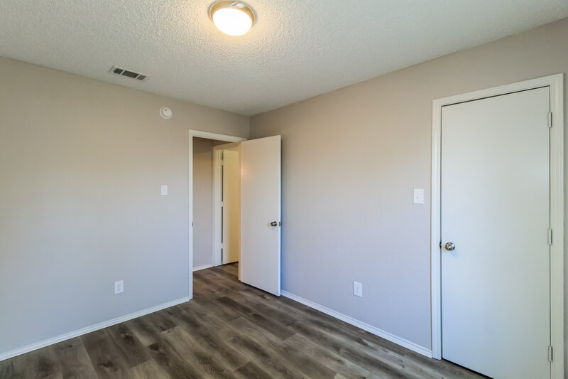 2,580/Mo, 5315 Rowcrop Dr Arlington, TX 76017 Bedroom View 3