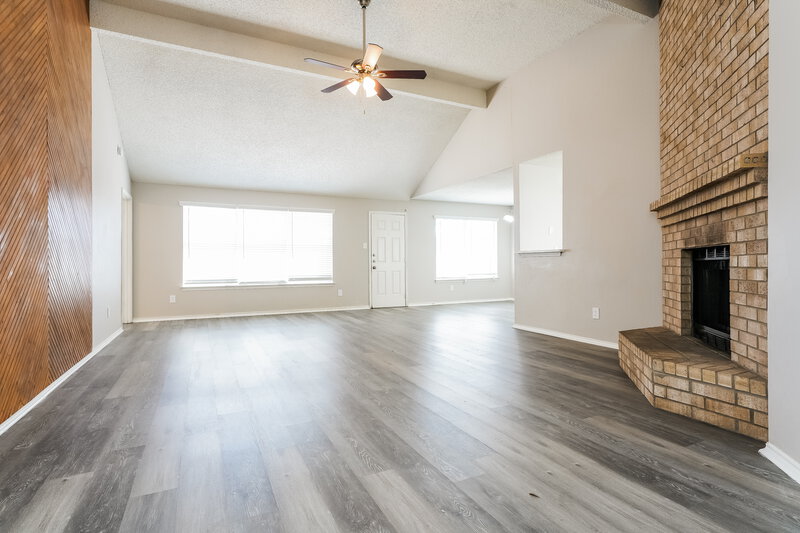 2,075/Mo, 8221 Cloverglen Ln Fort Worth, TX 76123 Living Room View