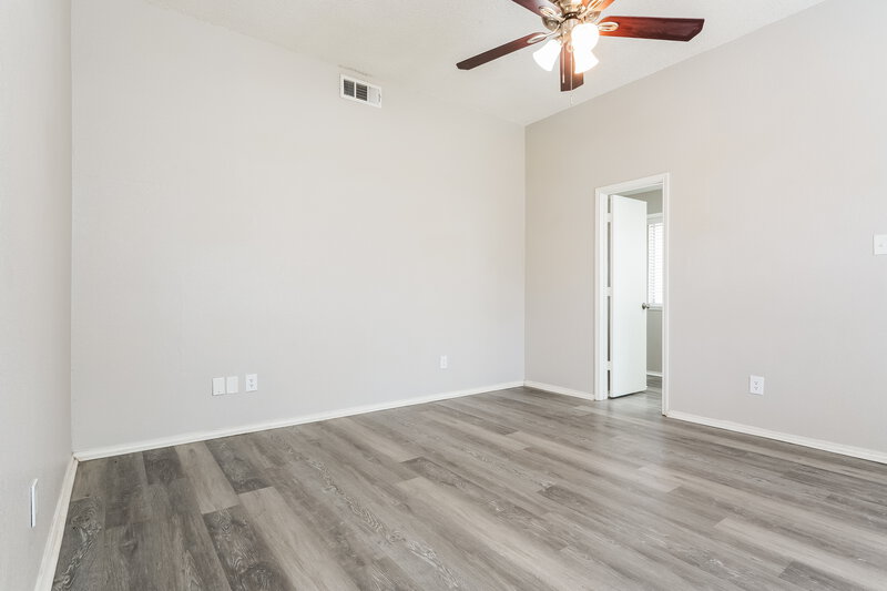 2,075/Mo, 8221 Cloverglen Ln Fort Worth, TX 76123 Main Bedroom View