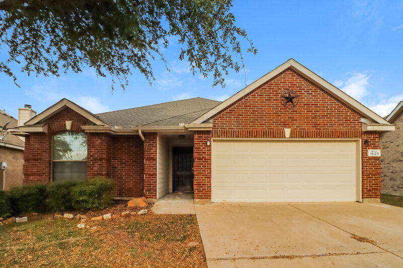 2,310/Mo, 1620 Wickham Dr Burleson, TX 76028 External View