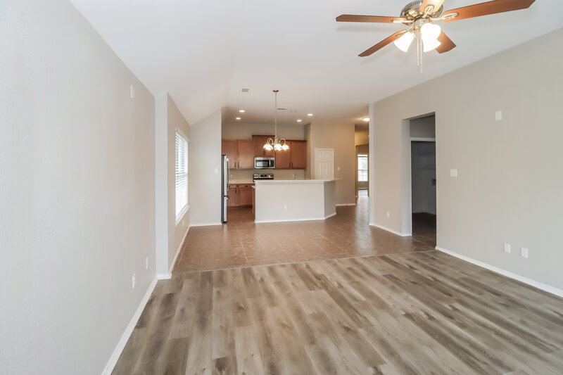 2,310/Mo, 1620 Wickham Dr Burleson, TX 76028 Living Room View 2