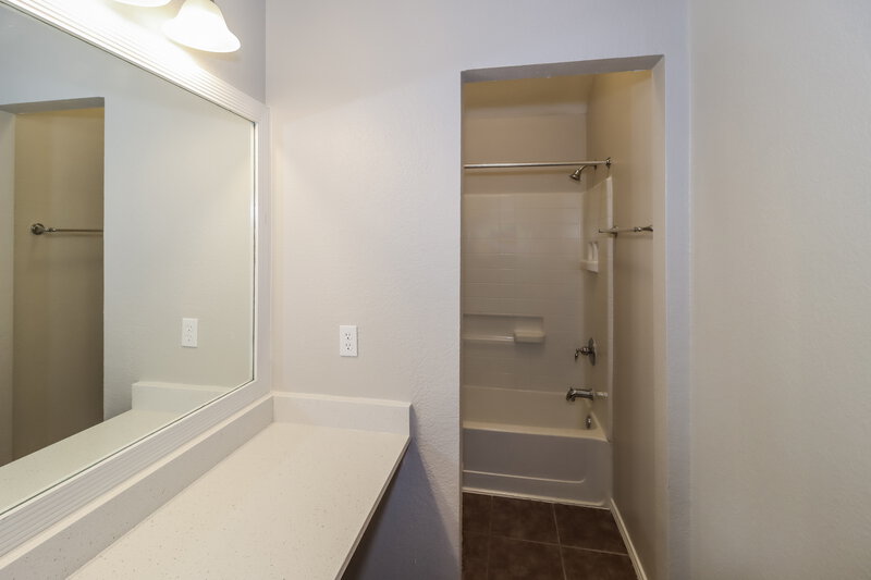 2,310/Mo, 1620 Wickham Dr Burleson, TX 76028 Bathroom View
