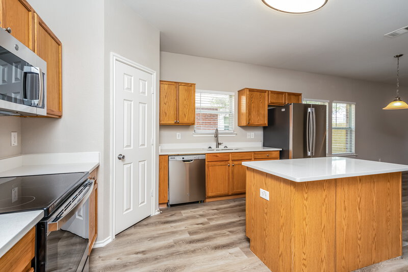 1,755/Mo, 1707 White Mountain Way Princeton, TX 75407 Kitchen View 2