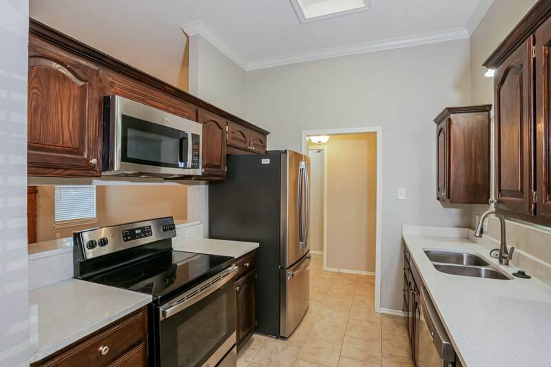 1,825/Mo, 804 Irene St Burleson, TX 76028 Kitchen View
