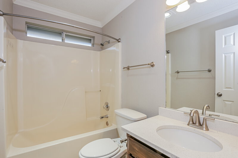 1,825/Mo, 804 Irene St Burleson, TX 76028 Bathroom View