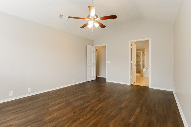 2,485/Mo, 420 Wolfe St Cedar Hill, TX 75104 Main Bedroom View